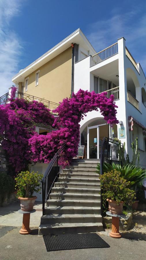 Hotel Bellavista San Bartolomeo Al Mare Extérieur photo